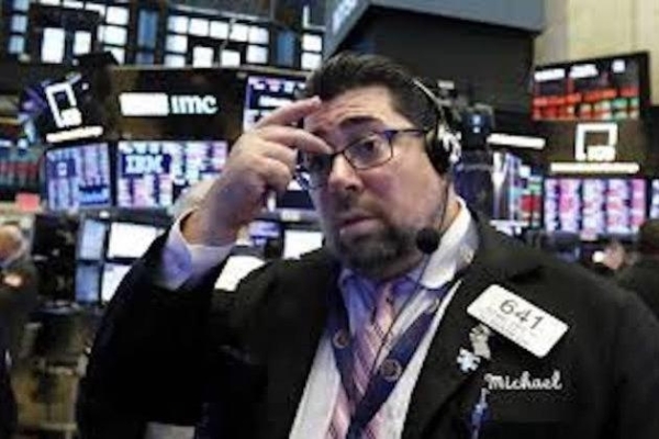 Wall Street retreats again, Dow Jones ,loses another 252 points