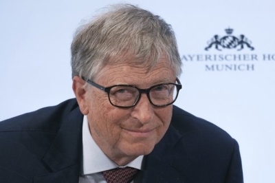 Bill Gates says Omicron ‘sadly spreads immunity faster than vaccines