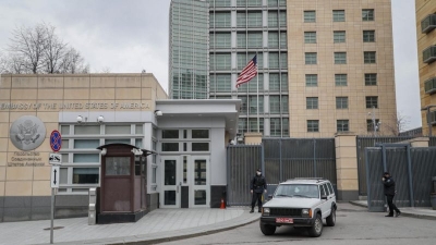 Russia expels No. 2 American official in Moscow; US weighs response