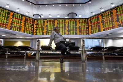 Shares in China and Hong Kong jump, rest of Asian region mixed