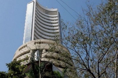 Sensex, Nifty trade flat; pharma stocks jump