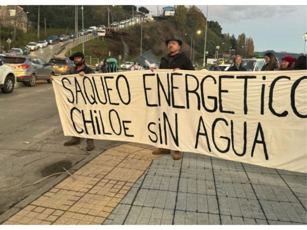 Rainy Chilo鬠in Southern Chile, Faces Drinking Water Crisis