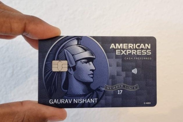 American Express says late customer payments cause 9% drop in profits